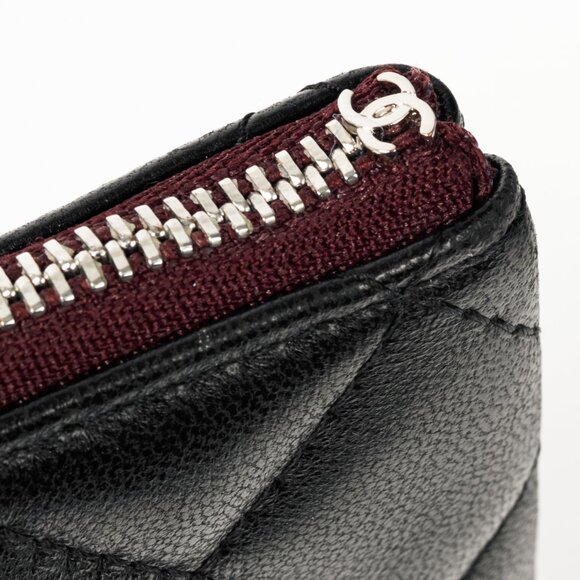 Chanel Black Lambskin Classic Zipped O Pouch - Picture 8 of 13